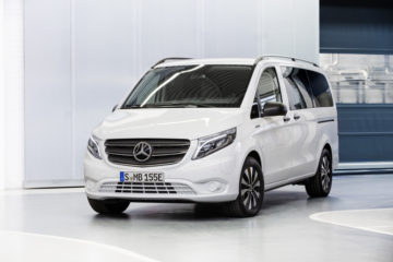 Der neue Mercedes-Benz eVito Tourer (Stromverbrauch kombiniert: 26,2 kWh/100 km; CO2-Emissionen kombiniert: 0 g/km)* – Exterieur The new Mercedes-Benz eVito Tourer (combined power consumption: 26.2 kWh/100 km; combined CO2 emissions: 0 g/km)* – Exterior