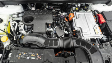 Renault_Megane_Grandtour_ETech_Plug-In_Edition_One_36