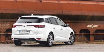 Renault_Megane_Grandtour_ETech_Plug-In_Edition_One_41