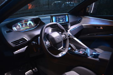 PEUGEOT 3008 HYBRID4 13