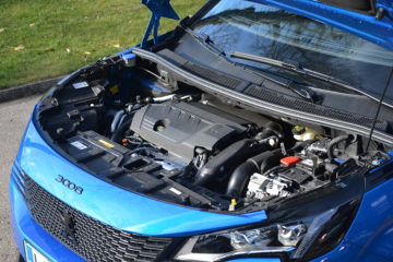 PEUGEOT 3008 HYBRID4 29