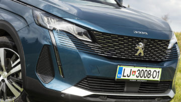 Peugeot_3008_15_BlueHDi_EAT8_Allure_Pack_03