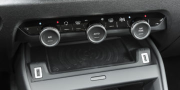 Citroen_C4_12_PureTech_130_EAT8_Shine_12