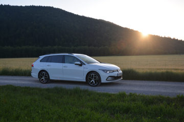 VOLKSWAGEN GOLF VARIANT 06