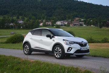 RENAULT CAPTUR E-TECH 04