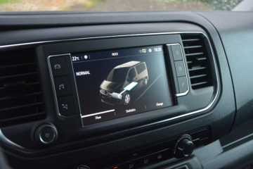 OPEL VIVARO-e 31