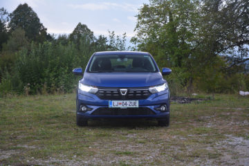 DACIA SANDERO 02