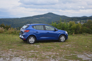 DACIA SANDERO 05
