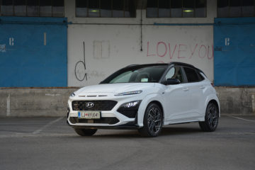 HYUNDAI KONA 03