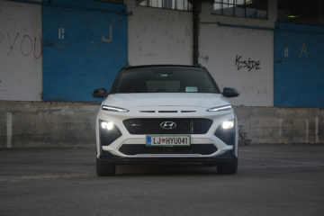 HYUNDAI KONA 04