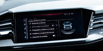 Audi_Q4_40_e-tron_S-line_44