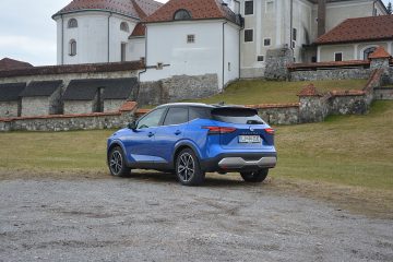 NISSAN QASHQAI 04
