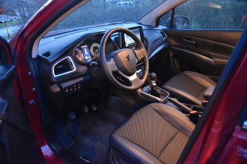 SUZUKI S-CROSS 12