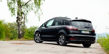 Ford_S-Max_Hybrid_ST-Line_16