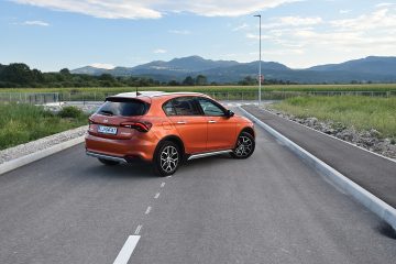 FIAT TIPO CROSS 02