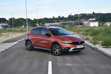 FIAT TIPO CROSS 03