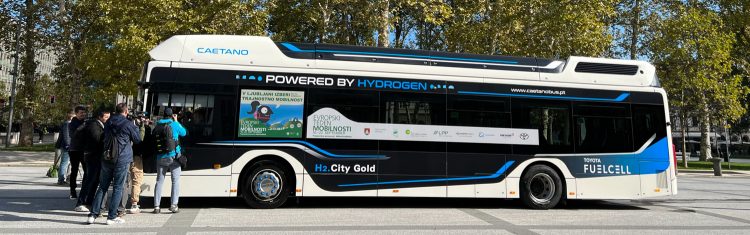 Toyota Caetano Hydrogen Bus (16)