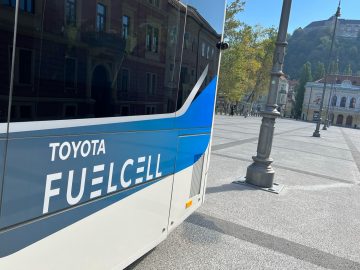 Toyota Caetano Hydrogen Bus (2)