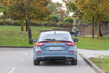 Honda Civic eHEV 2022 (4)