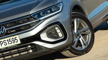 Volkswagen_T-Roc_15TSI_R-Line_X37