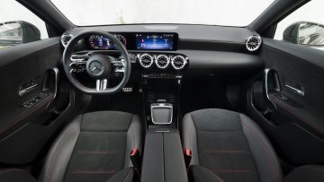 Mercedes-Benz_A_180_AMG_Line_30