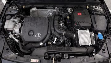 Mercedes-Benz_A_180_AMG_Line_80