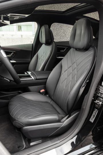 Mercedes-Benz_EQE_350_4Matic_33