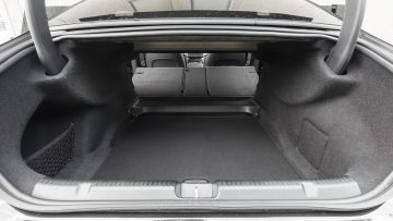 Mercedes-Benz_EQE_350_4Matic_39
