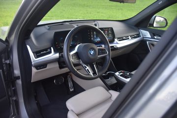 BMW iX1 12