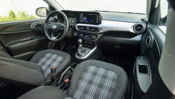 Hyundai_i10_12_Premium_09