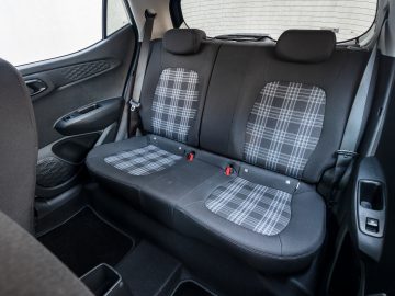 Hyundai_i10_12_Premium_27