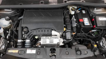Peugeot_2008_12_Puretech_130_GT_38