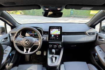 Renault Clio Revoz 2023 (1)