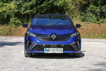 Renault Clio Revoz 2023 (15)