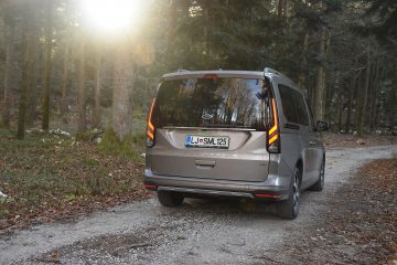 FORD TOURNEO CONNECT AWD 10