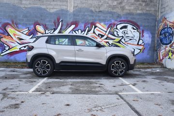 JEEP AVENGER 34