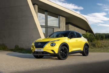 JUKE MC 2024 - Exterior _ iconic yellow body color - N-Sport - side view natural light (Xn6InY6)