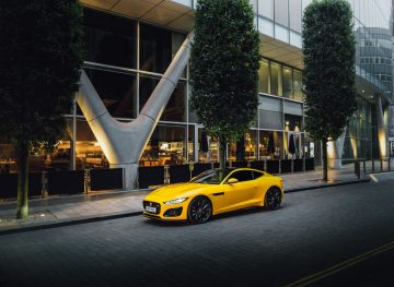 Jag_22MY_FTYPE_Manchester_Lifestyle_251021_018