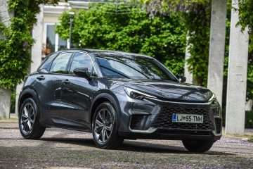 Lexus LBX hibrid hybrid-5