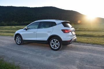 SEAT ARONA 04