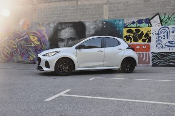 MAZDA 2 HYBRID 02