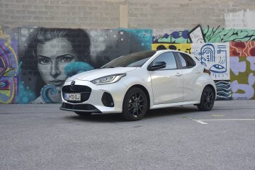 MAZDA 2 HYBRID 04
