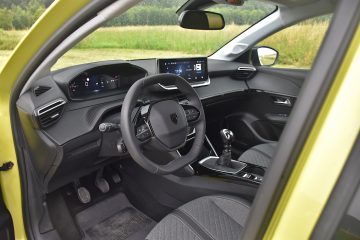 PEUGEOT 208 12