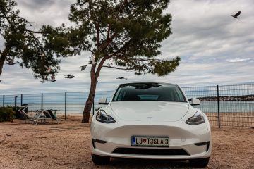 tesla-y-5