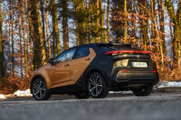 Toyota C-HR CHR Hibrid Hybrid-15