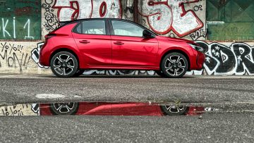Corsa v smislu videza in zasnove ne skriva presenečenj, kar je pravzaprav dobro.