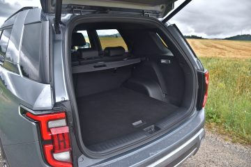 SSANGYONG TORRES 23