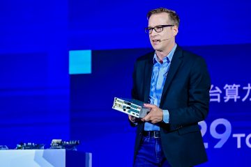 3. Announcement of the new dGPU - Jack Weast holding the box containing CPU& dGPU on stage