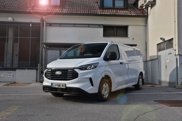 FORD TRANSIT CUSTOM 01