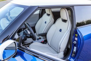 Mini Cooper EV tri vrata avtomobilizem.com-21